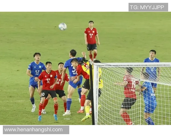 足球水平低下引发的业余现象与发展困境探讨